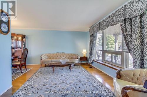 22 Bimini Crescent, Toronto, ON - Indoor Photo Showing Living Room