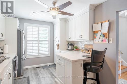 1523 Westminster Place, Burlington, ON - Indoor Photo Showing Kitchen