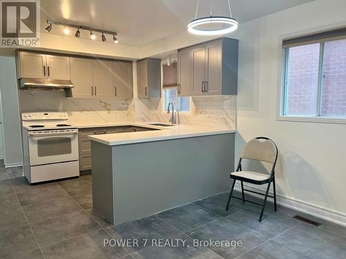 4485 Jenkins Crescent, Mississauga, ON - Indoor Photo Showing Kitchen