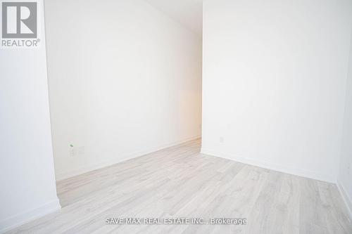 Th108 - 220 Missinnihe Way, Mississauga, ON -  Photo Showing Other Room