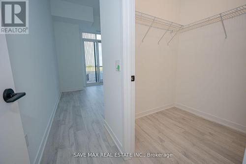 Th108 - 220 Missinnihe Way, Mississauga, ON - Indoor