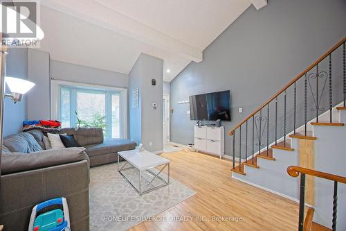 3053 Merritt Avenue, Mississauga, ON - Indoor Photo Showing Living Room