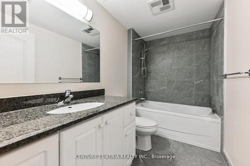 704 - 263 Wellington Street W, Toronto, ON - Indoor Photo Showing Bathroom