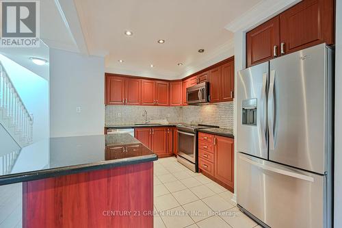 96 - 97 Collins Crescent, Brampton, ON - Indoor Photo Showing Kitchen