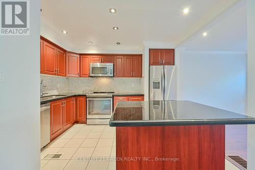 96 - 97 Collins Crescent, Brampton, ON - Indoor Photo Showing Kitchen