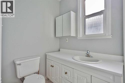 49 Fourth Street S, Toronto, ON - Indoor Photo Showing Bathroom