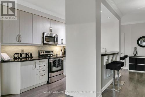 306 - 3351 Cawthra Road, Mississauga, ON - Indoor Photo Showing Kitchen