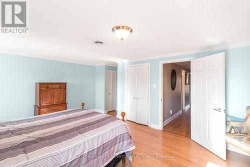 2 - 2052 Brant Street, Burlington, ON - Indoor Photo Showing Bedroom