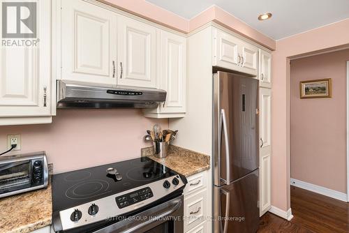 2 - 2052 Brant Street, Burlington, ON - Indoor Photo Showing Kitchen