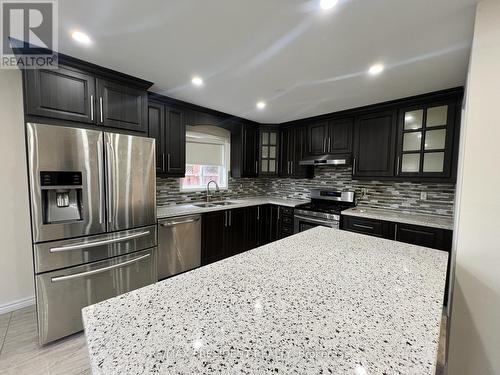 Upper - 190 Brisdale Drive, Brampton, ON - Indoor Photo Showing Kitchen With Double Sink With Upgraded Kitchen