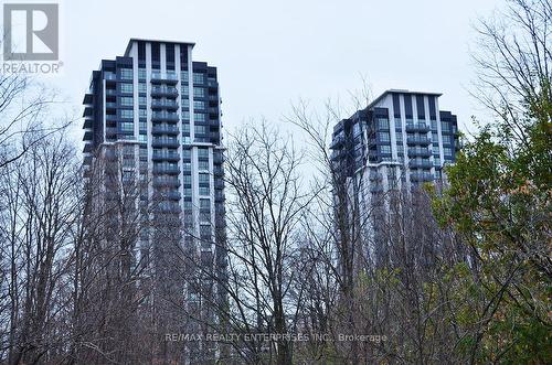 1601 - 202 Burnhamthorpe Road E, Mississauga, ON - Outdoor