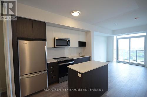 1601 - 202 Burnhamthorpe Road E, Mississauga, ON - Indoor Photo Showing Kitchen With Stainless Steel Kitchen