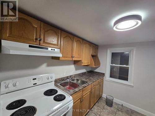 6023 Montrose Road, Niagara Falls, ON - Indoor Photo Showing Kitchen