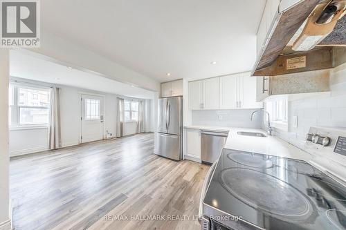 1620 Simcoe Street N, Oshawa, ON - Indoor Photo Showing Kitchen