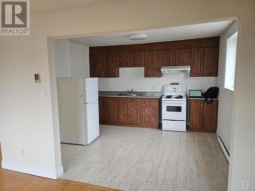 5 - 371 Elgin Court, Oshawa, ON - Indoor Photo Showing Kitchen