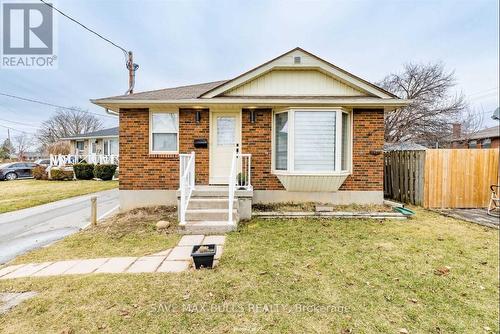 88 Wellington Avenue W, Oshawa, ON - Outdoor