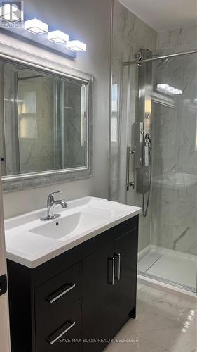 88 Wellington Avenue W, Oshawa, ON - Indoor Photo Showing Bathroom