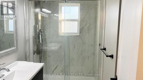 88 Wellington Avenue W, Oshawa, ON - Indoor Photo Showing Bathroom