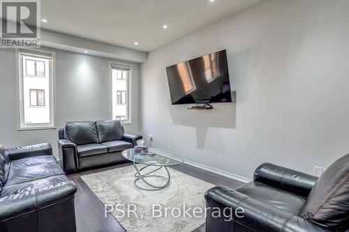 15 Quarrie Lane, Ajax, ON - Indoor Photo Showing Living Room