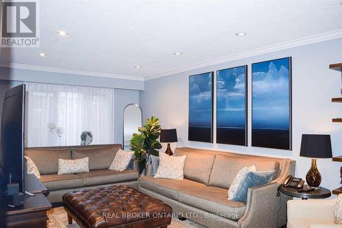 14 Panter Crescent, Ajax, ON - Indoor Photo Showing Living Room