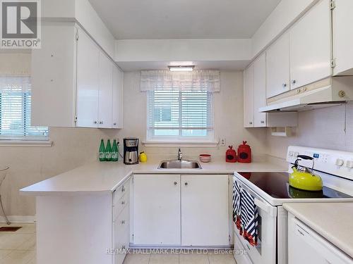 53 Satok Terrace, Toronto, ON - Indoor Photo Showing Kitchen