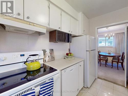 53 Satok Terrace, Toronto, ON - Indoor Photo Showing Kitchen