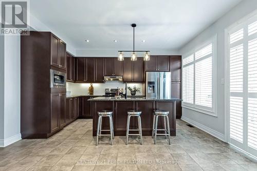 1913 Cocklin Crescent, Oshawa, ON - Indoor Photo Showing Kitchen With Stainless Steel Kitchen With Upgraded Kitchen