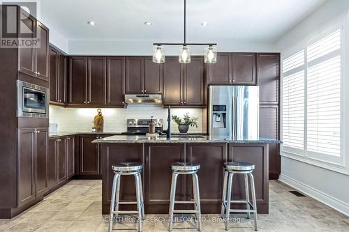 1913 Cocklin Crescent, Oshawa, ON - Indoor Photo Showing Kitchen With Stainless Steel Kitchen With Upgraded Kitchen