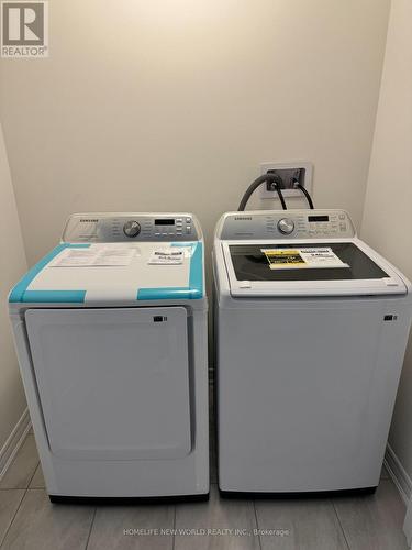 1008 Crowsnest Hollow, Pickering, ON - Indoor Photo Showing Laundry Room