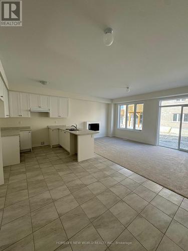 1008 Crowsnest Hollow, Pickering, ON - Indoor Photo Showing Other Room