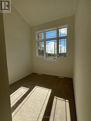 1008 Crowsnest Hollow, Pickering, ON - Indoor Photo Showing Other Room