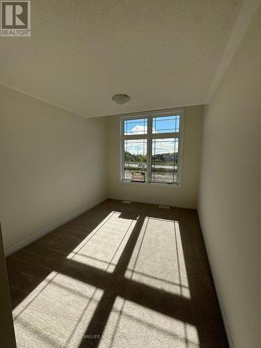 1008 Crowsnest Hollow, Pickering, ON - Indoor Photo Showing Other Room