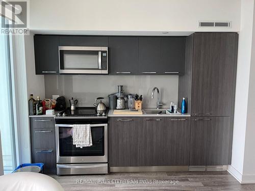 1402 - 15 Baseball Place, Toronto, ON - Indoor Photo Showing Kitchen