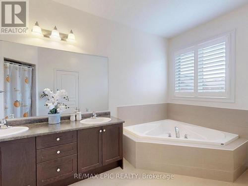 72 Brock Avenue, Markham, ON - Indoor Photo Showing Bathroom