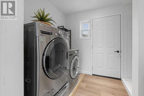 126 Pinecrest Road, Georgina, ON - Indoor Photo Showing Laundry Room