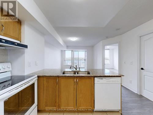 811 - 50 Disera Drive, Vaughan, ON - Indoor Photo Showing Kitchen With Double Sink