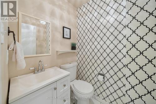 370 Erin Trail, Newmarket, ON - Indoor Photo Showing Bathroom