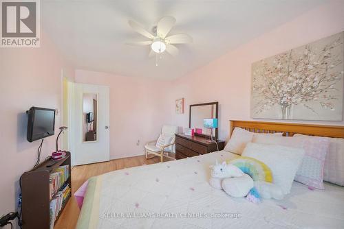 370 Erin Trail, Newmarket, ON - Indoor Photo Showing Bedroom