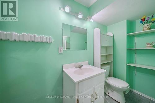 370 Erin Trail, Newmarket, ON - Indoor Photo Showing Bathroom