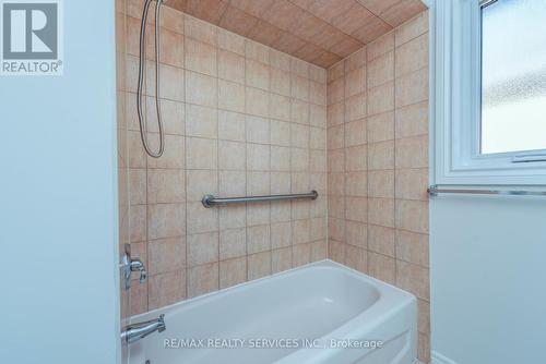 130 Royal Appian Crescent, Vaughan, ON - Indoor Photo Showing Bathroom