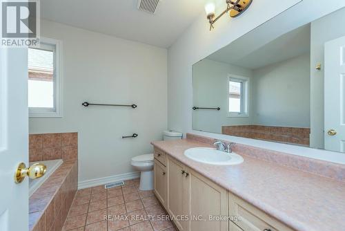 130 Royal Appian Crescent, Vaughan, ON - Indoor Photo Showing Bathroom