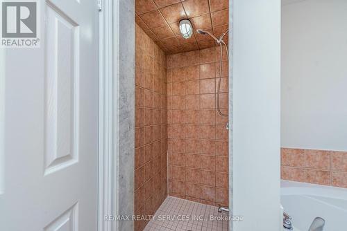 130 Royal Appian Crescent, Vaughan, ON - Indoor Photo Showing Bathroom