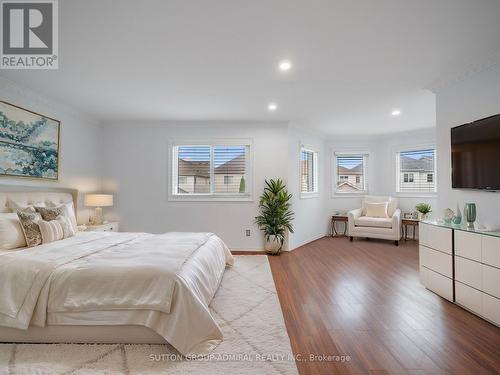 606 Heddle Crescent, Newmarket, ON - Indoor Photo Showing Bedroom