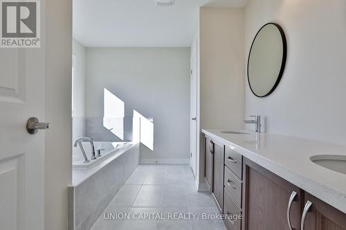 47 Donald Ingram Crescent, Georgina, ON - Indoor Photo Showing Bathroom