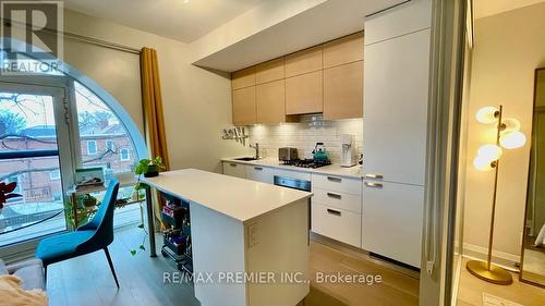 210 - 243 Perth Avenue, Toronto, ON - Indoor Photo Showing Kitchen With Upgraded Kitchen