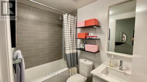 210 - 243 Perth Avenue, Toronto, ON - Indoor Photo Showing Bathroom