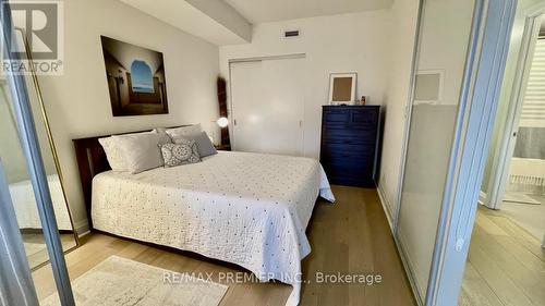 210 - 243 Perth Avenue, Toronto, ON - Indoor Photo Showing Bedroom