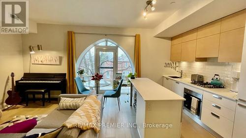 210 - 243 Perth Avenue, Toronto, ON - Indoor Photo Showing Kitchen With Upgraded Kitchen