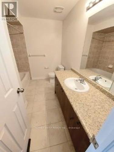 1196 Peelar Crescent, Innisfil, ON - Indoor Photo Showing Bathroom