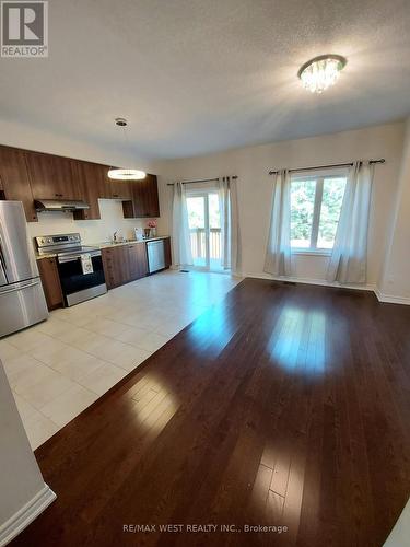 1196 Peelar Crescent, Innisfil, ON - Indoor Photo Showing Kitchen